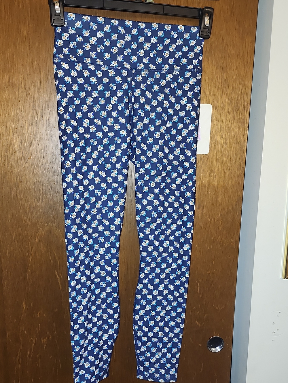 Fabletics Navy Daisy Floral Leggings- Mistagged!